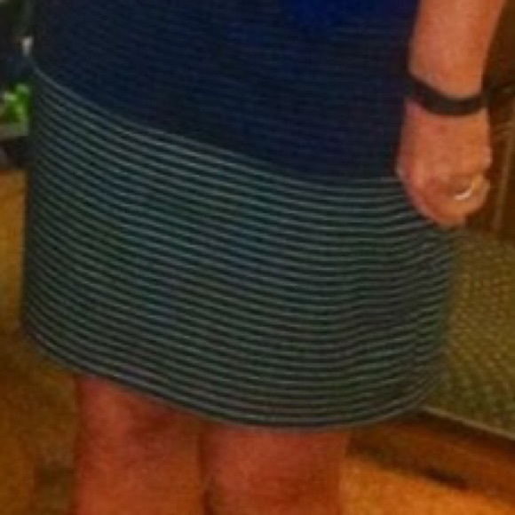Blue/green shift dress. - Picture 6 of 6